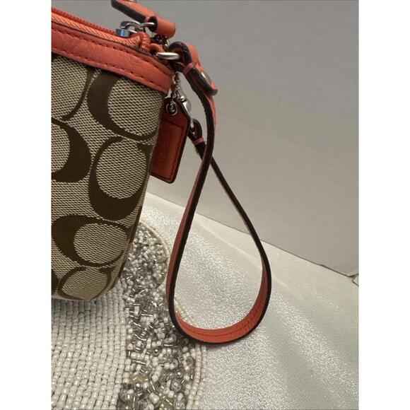 Coach Signature C Logo Wristlet Brown Tan Peach Leather W/ COA - Picture 6 of 9